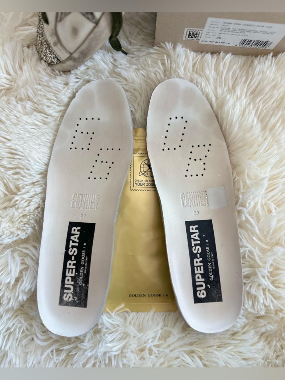 ✨Golden Goose Superstar Classics With List✨ - Picture 4 of 16
